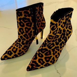 Sam Edelman leopard pattern bootie heels 6.5 NWOT